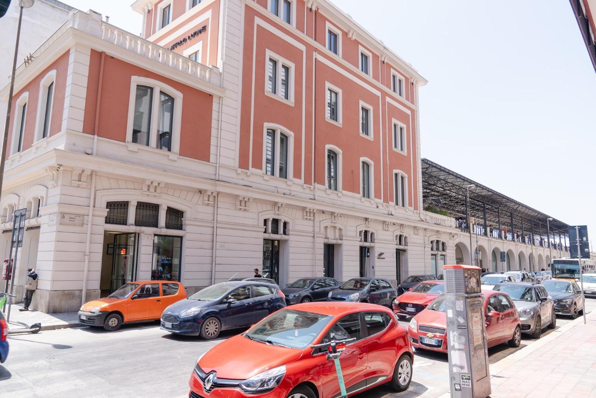 Shl _ Grandi Stazioni _ Bari Centrale 외부 사진